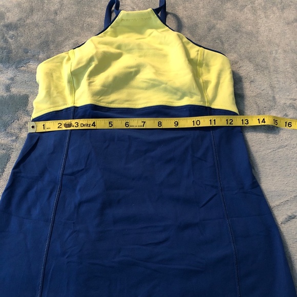 Lululemon high neck tank - Picture 4 of 9